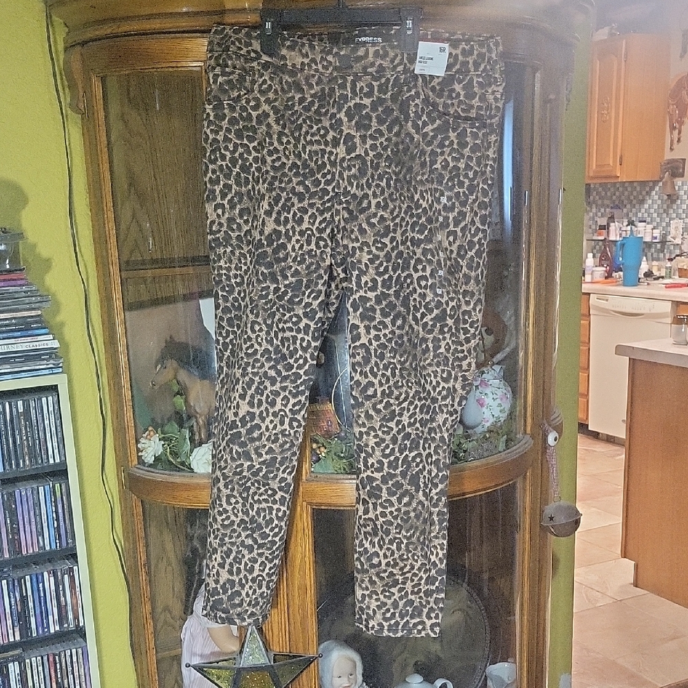 Express High Rise Leopard/Cheetah Print Jeans NWT SZ 16